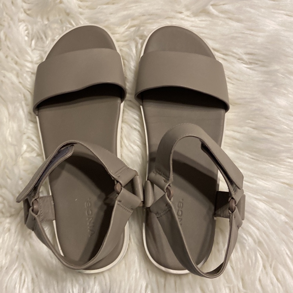 VINCE Sandals size 9 excellent condition color dark gray see all pictures - Picture 9 of 16
